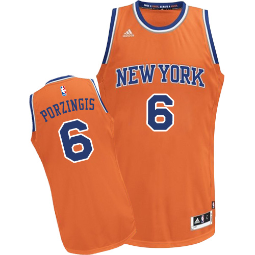 Kristaps Porzingis, New York Knicks [Naranja] - Haga click en la imagen para cerrar